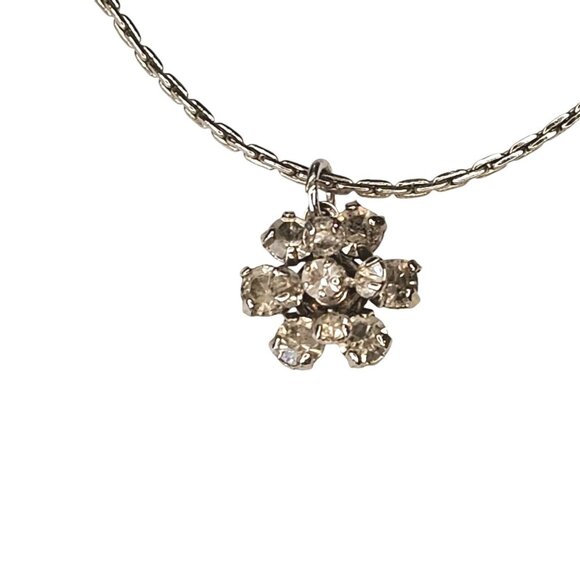 Retro Avon 3D‎ Clear Rhinestone Flower Pendant Necklace Silver Tone Dainty 18" - Picture 11 of 11